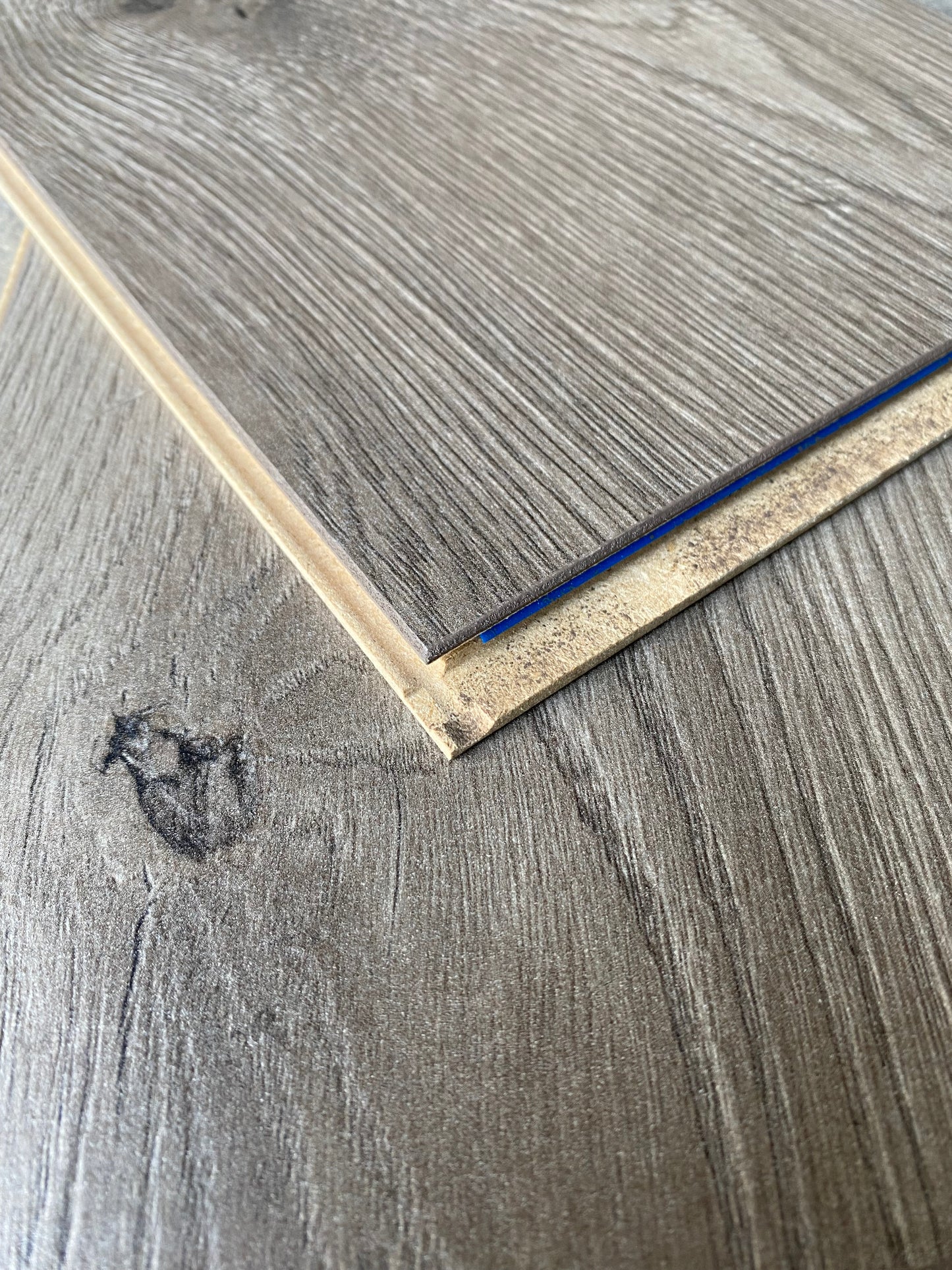 7mm Oak Laminate Wood Flooring (24.17sqft/case)