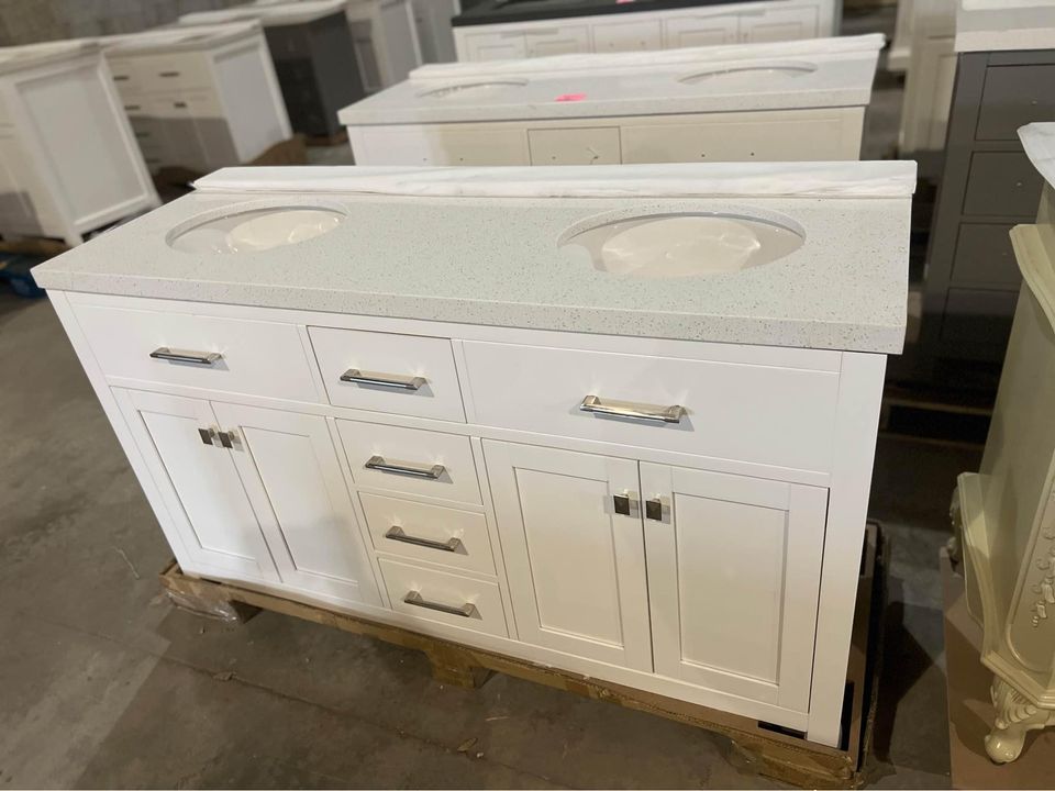 60" Double Bath Vanity in White with Dazzle White Quartz Top and Round Sink