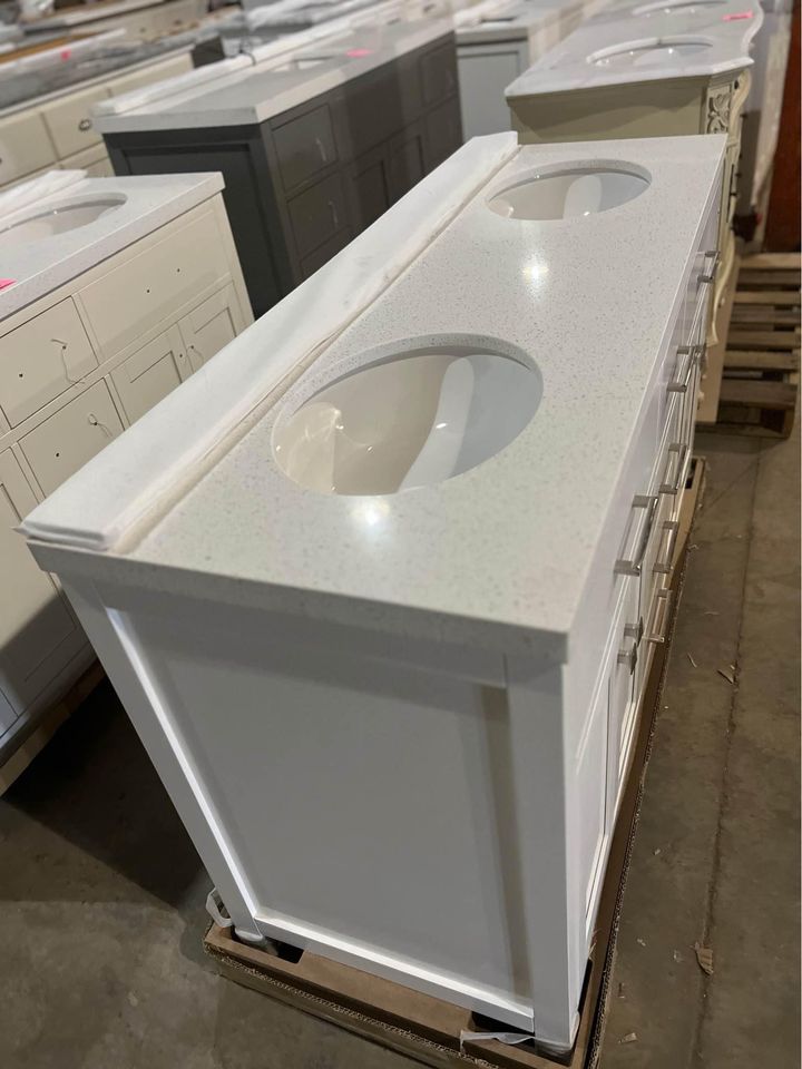 60" Double Bath Vanity in White with Dazzle White Quartz Top and Round Sink