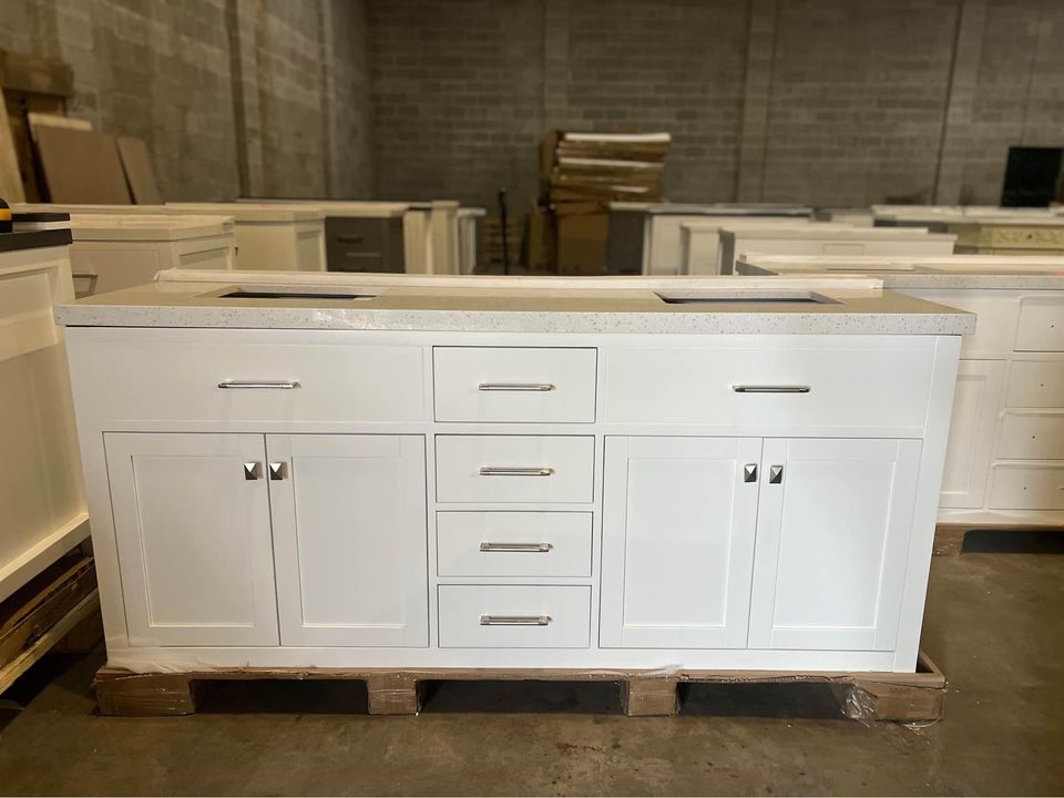 72 in White Double Sink Bathroom Vanity with White Quartz Top